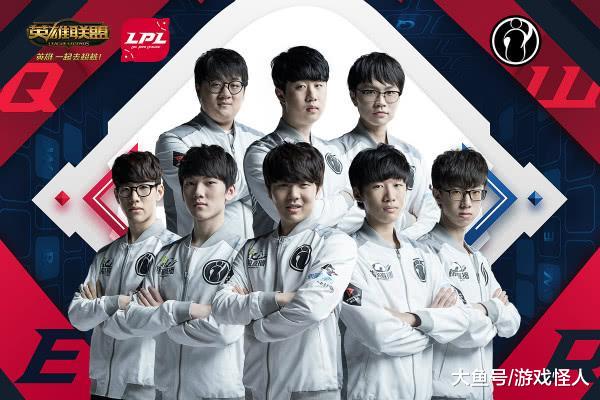 因此他身穿 因此他身穿